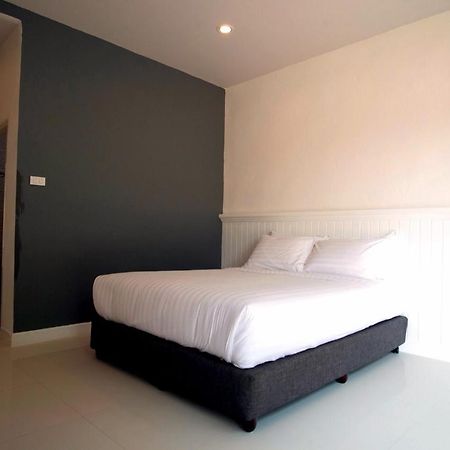 Hotel Bhive Nakhon Phanom Esterno foto