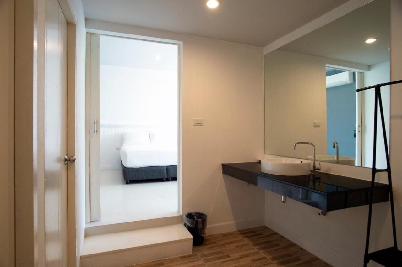 Hotel Bhive Nakhon Phanom Esterno foto