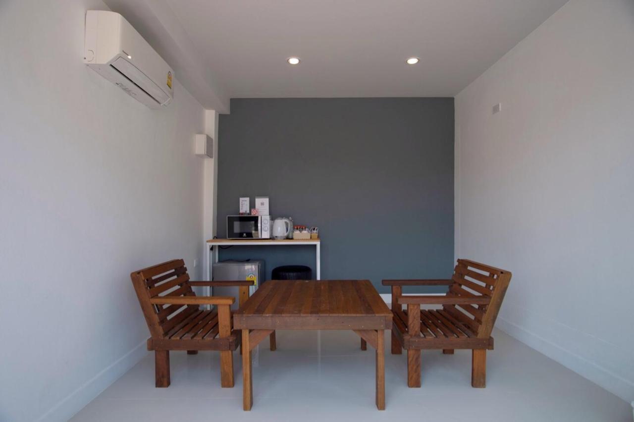Hotel Bhive Nakhon Phanom Esterno foto
