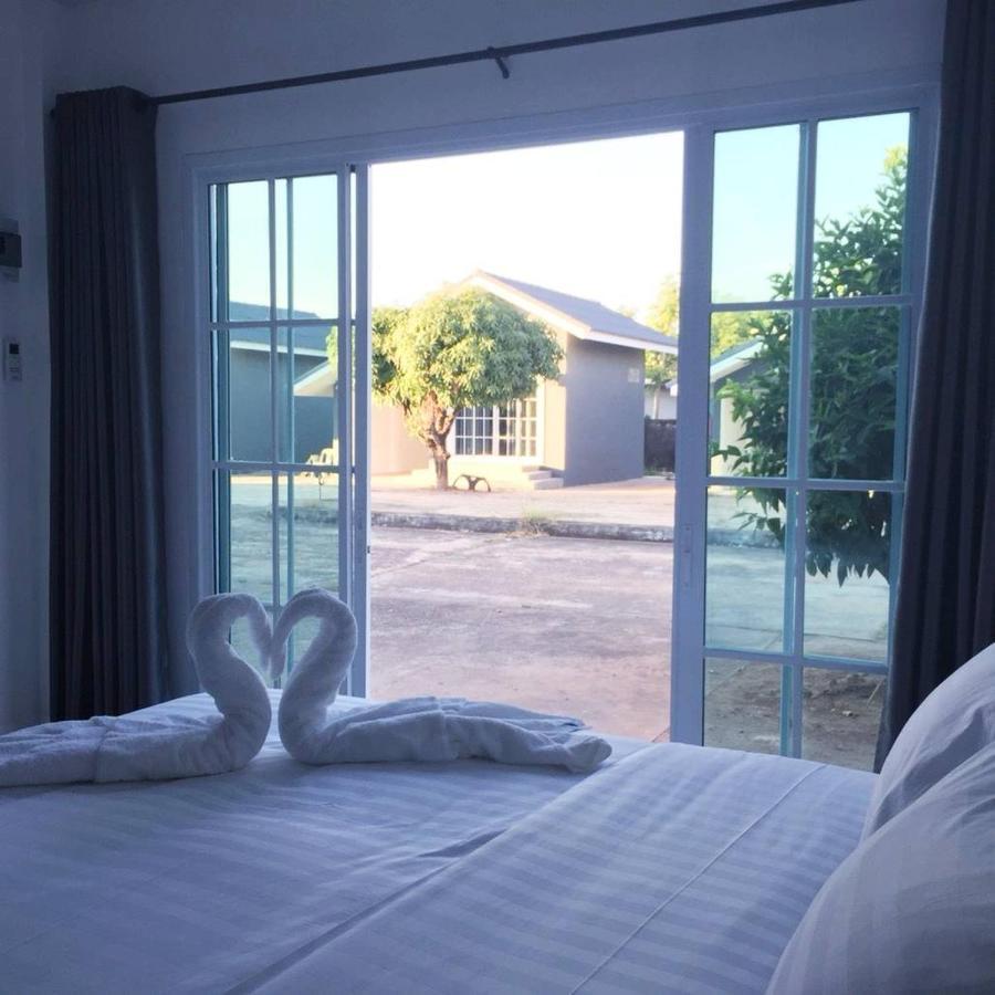 Hotel Bhive Nakhon Phanom Esterno foto