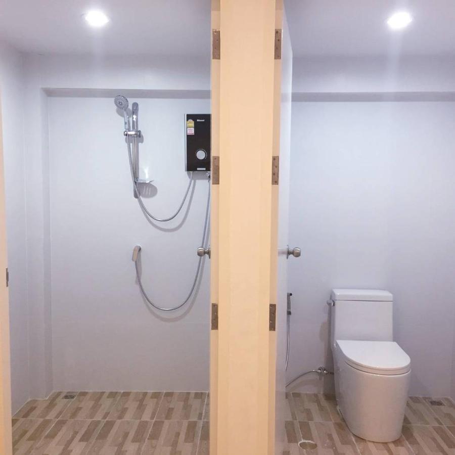 Hotel Bhive Nakhon Phanom Esterno foto